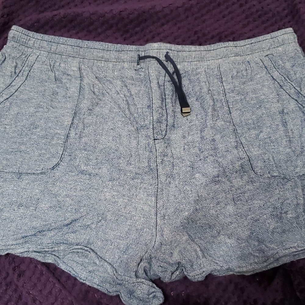 Linen shorts